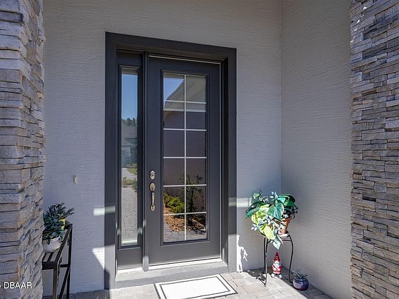 3rd image of 27 Longridge Ln