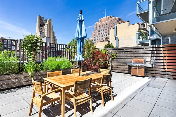Sold by Compass | media 18