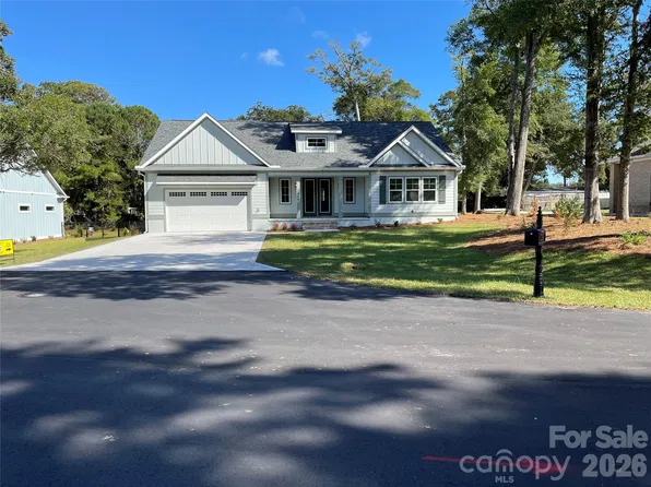 1848 Oak Harbor Dr SW, Ocean Isle Beach, NC 28469