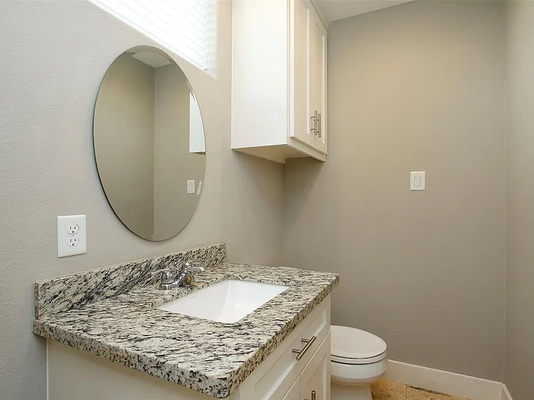 2911 Blodgett St — Photo 13