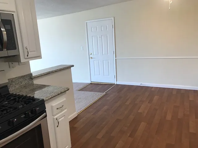 Boulevard Apts — Photo 15