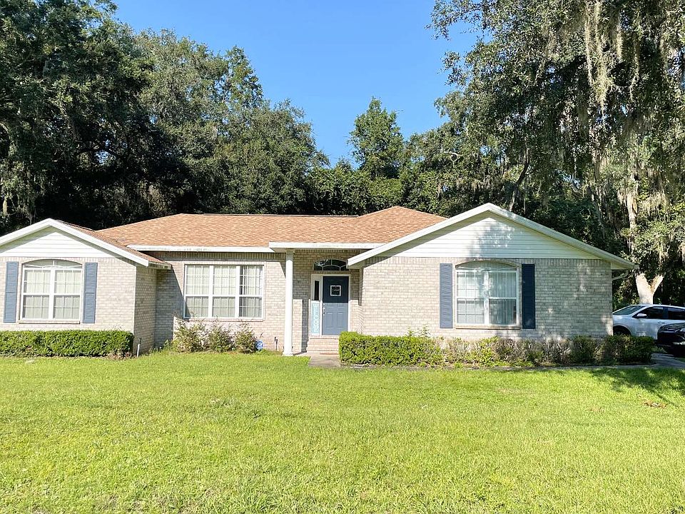1st image of 574 SW Deanna Ter