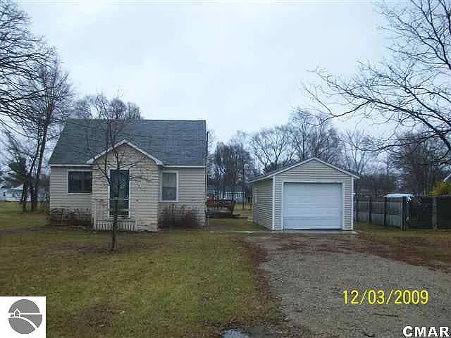 2135 E 3rd St photo 1
