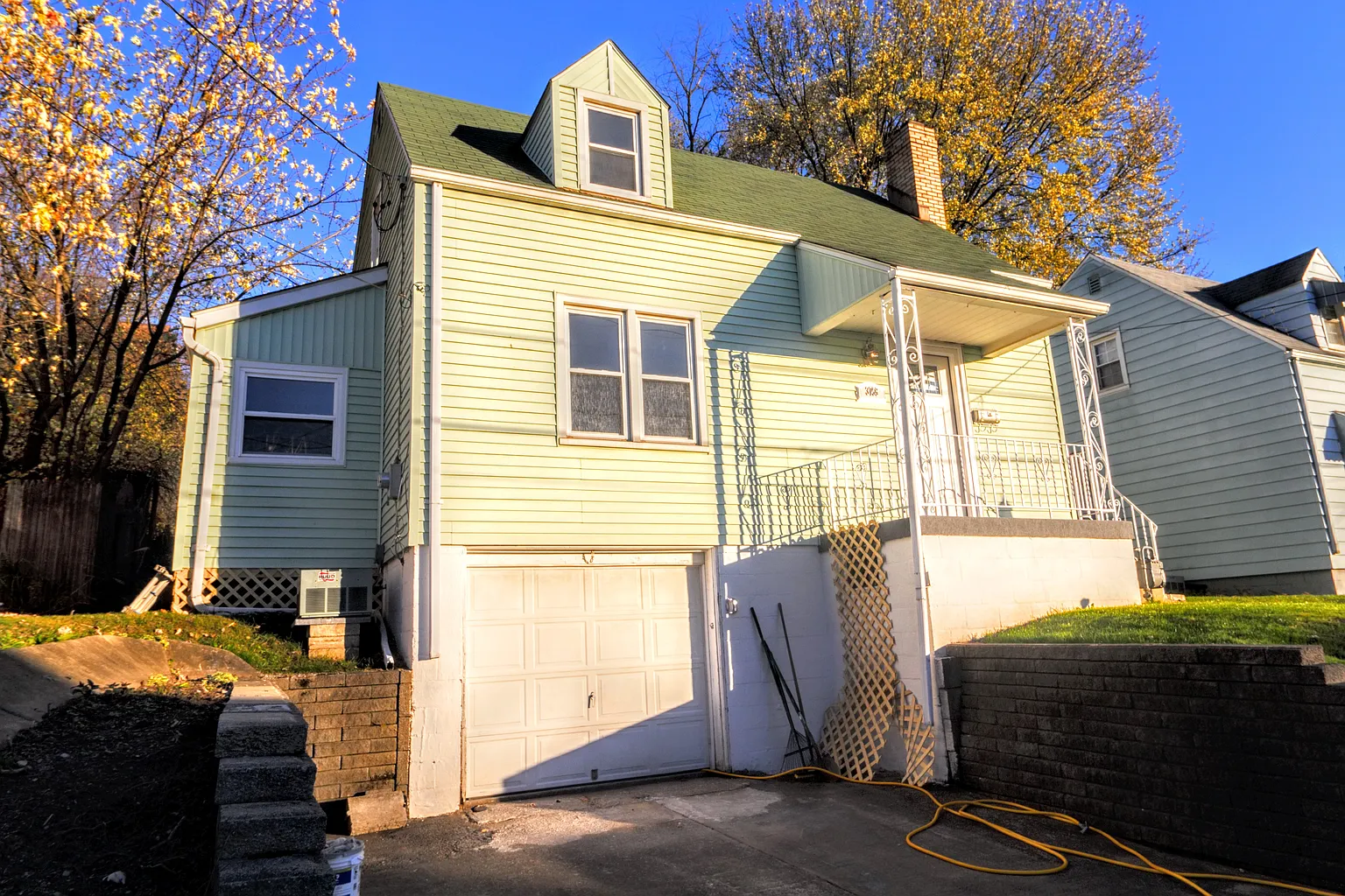 3758 Watson St photo 1