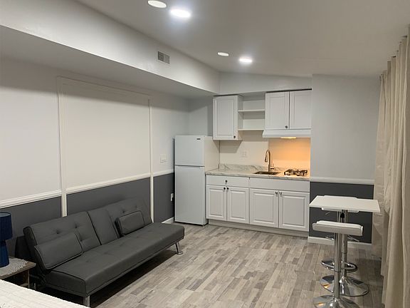 3rd image of 644 Sandalwood Dr Studio B