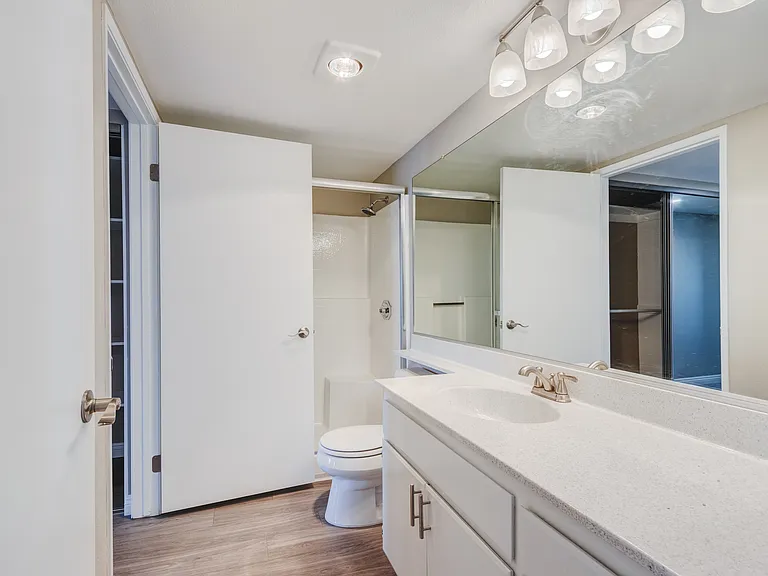 Laurel Villa — Photo 24