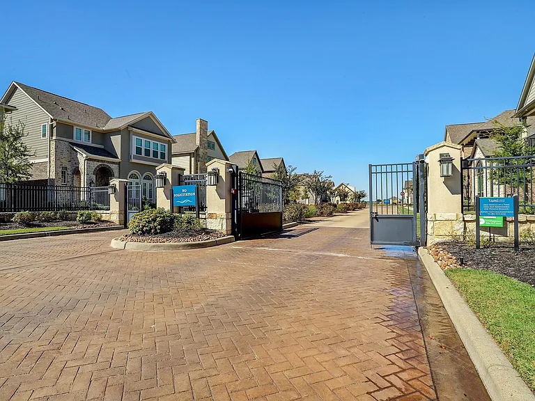9522 Caddo Ridge Ln — Photo 32