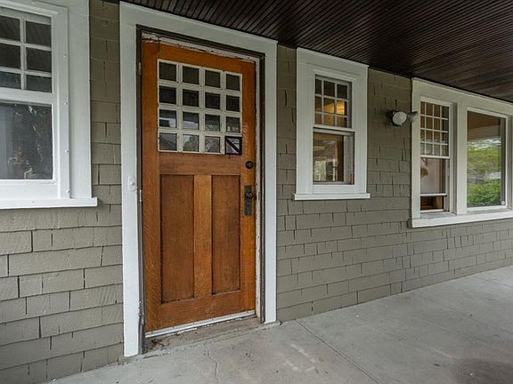 2nd image of 3629 N Kenwood Ave