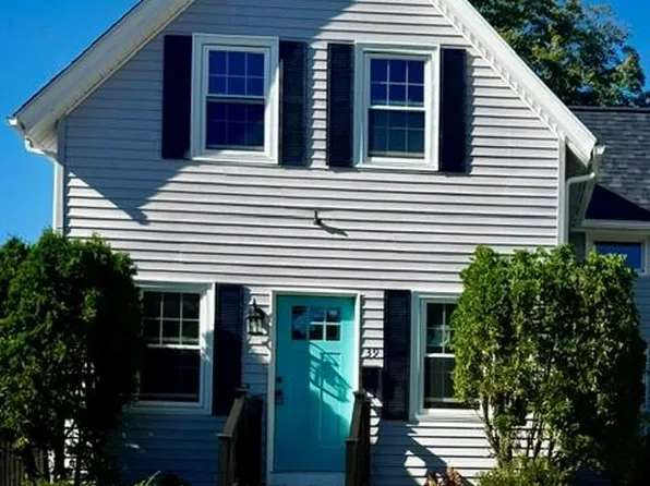 39 Marion Ave S, Cranston, RI 02905