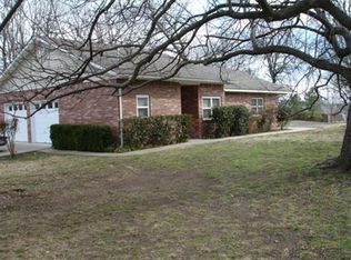 555 W 2nd St, Tahlequah, OK 74464