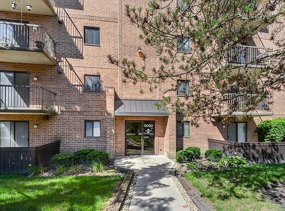 2nd image of 6050 Lake Bluff Dr Unit 402