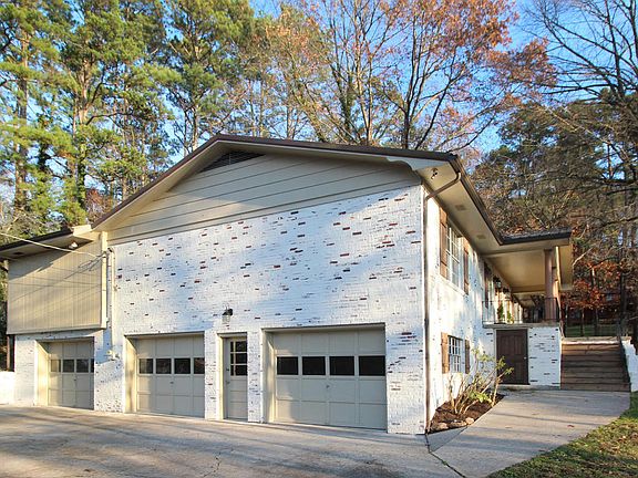 2nd image of 4404 Woodbine Rd