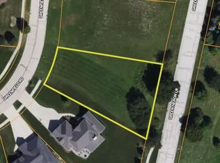 693 Greenfield Rd, Sugar Grove, IL 60554