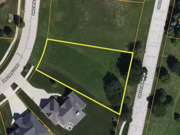 693 Greenfield Rd, Sugar Grove, IL 60554