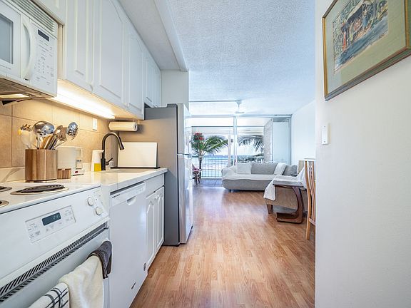 2nd image of 2877 Kalakaua Ave APT 102