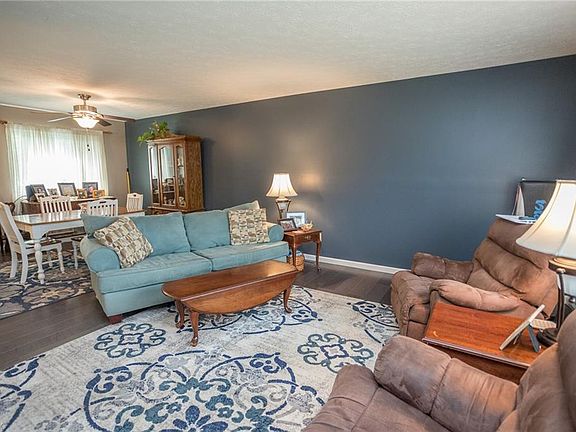 5th image of 4114 Hilltop Dr