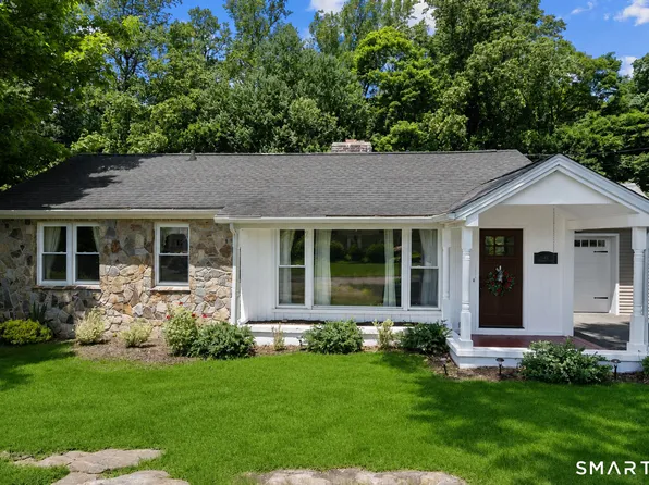 45 Woodridge Circle, Trumbull, CT 06611