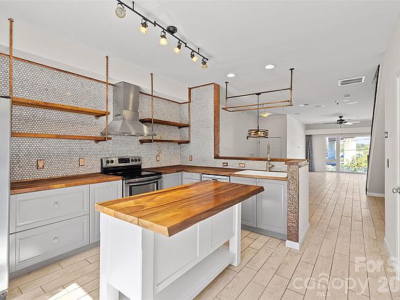 3rd image of 3564 N Davidson St
