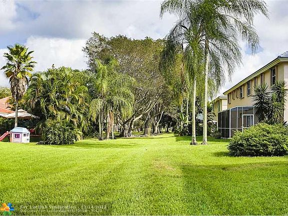 4th image of 10355 Panama St