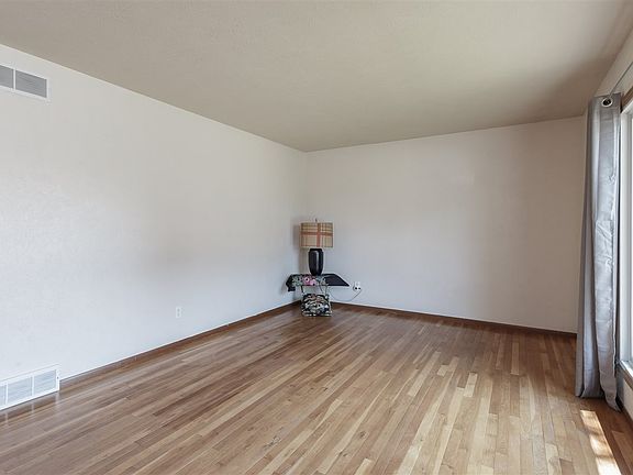 5th image of 116 Parkwood Ln