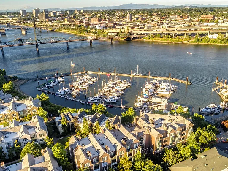 205 SW Montgomery St #204 — Photo 76