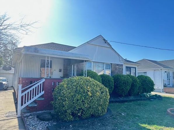 62 Countisbury Avenue, Valley Stream, NY 11580