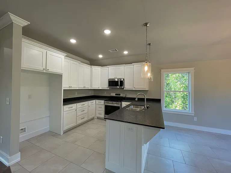 18 Olmsted Cir — Photo 3