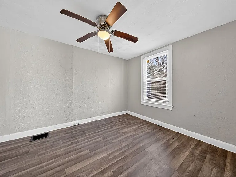 5635 Hodiamont Ave — Photo 4