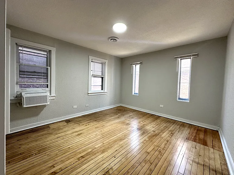 2052 N Dayton St — Photo 6