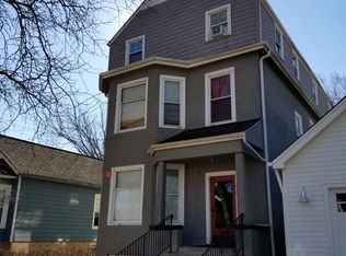 912 Hamlin St BSMT G, Evanston, IL 60201