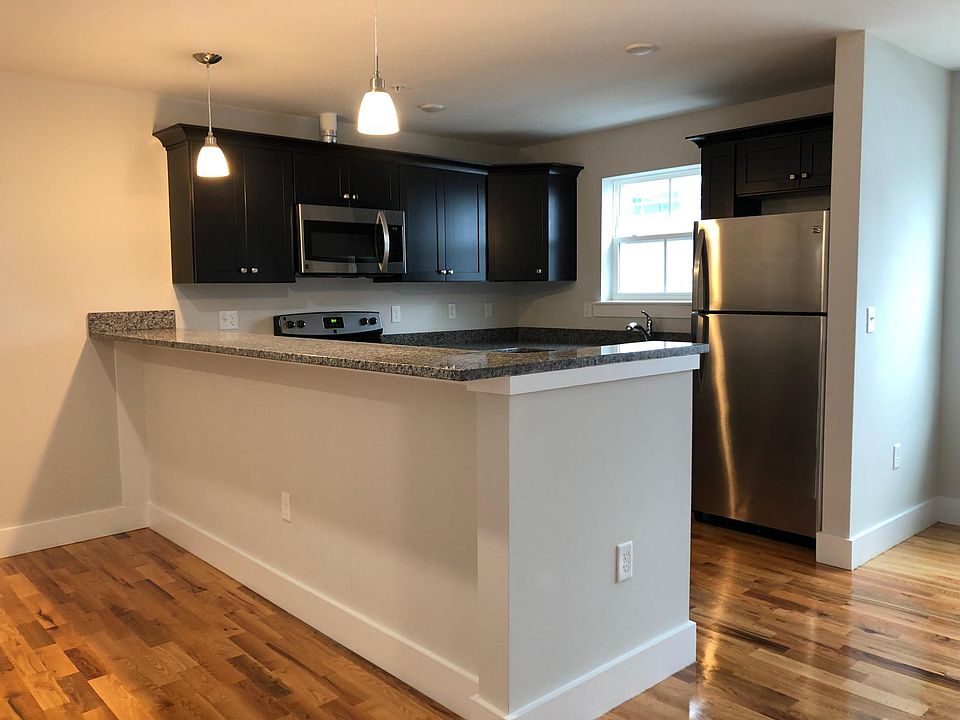 1st image of 142 Sussex Ave #208