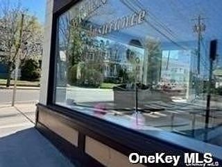 1st image of 402 Main St