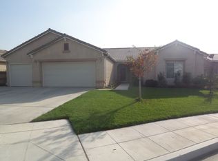 2311 E Lewis Ct, Fowler, CA 93625
