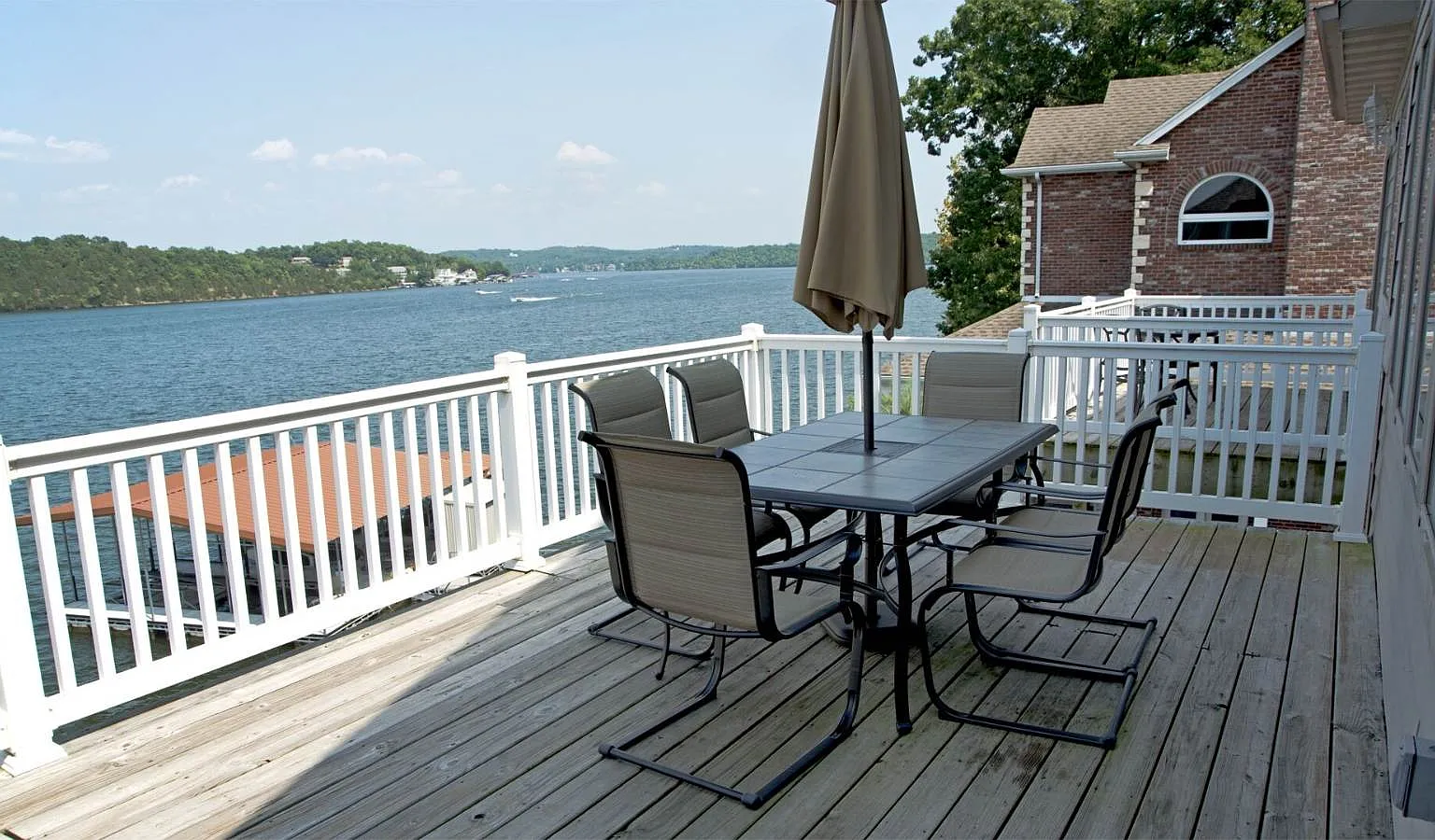 5 bed, 5400 sqft, $4,250 — Photo 2