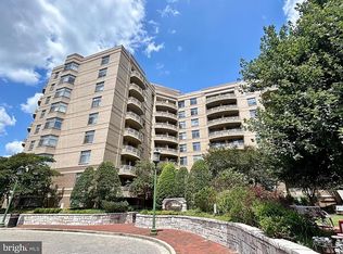 7111 Woodmont Ave APT 408, Bethesda, MD 20815