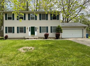 831 Harris Rd, Sheffield Lake, OH 44054