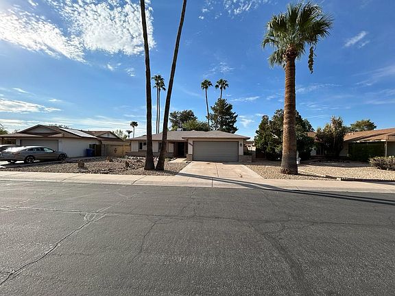 2nd image of 2331 E Loma Vista Dr