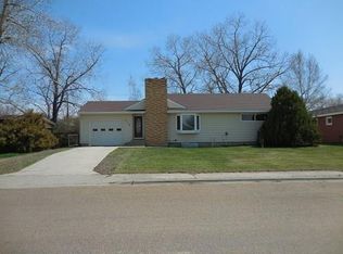 412 Mill St, Scobey, MT 59263