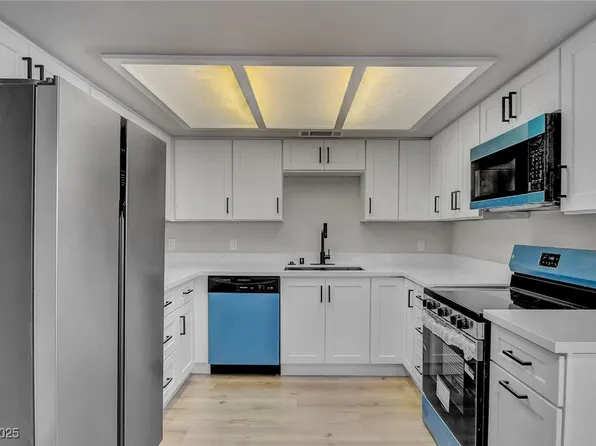 3720 Snorkel Cir #4, Las Vegas, NV 89108
