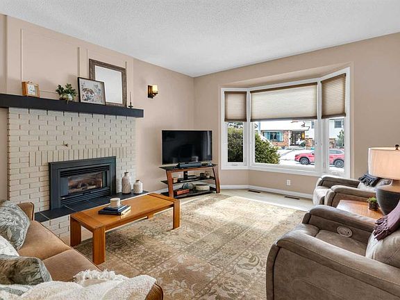 3rd image of 4640 S Rundlehill Rd NE