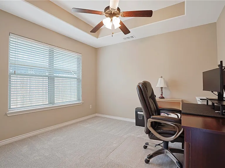 2524 Warkworth Ln — Photo 18