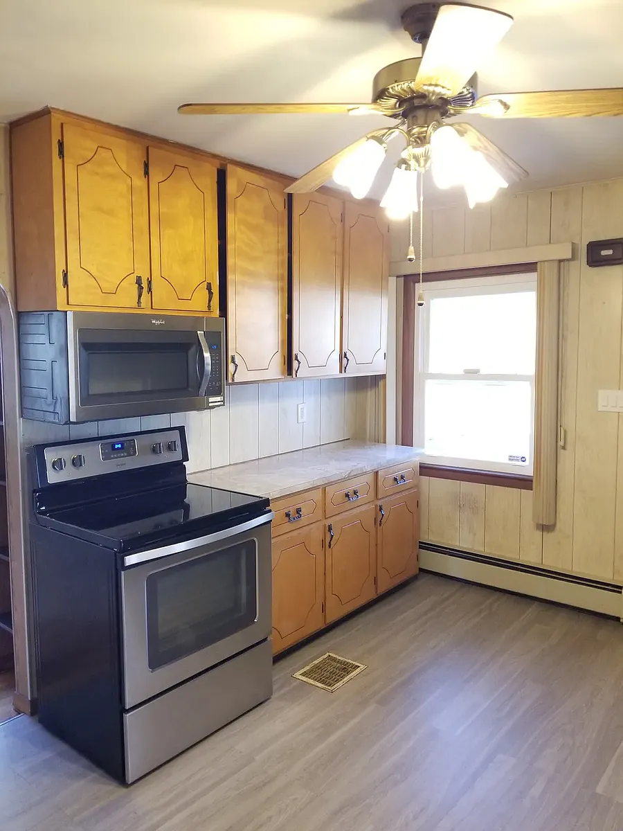 Building Photo - 880 Logee St #1