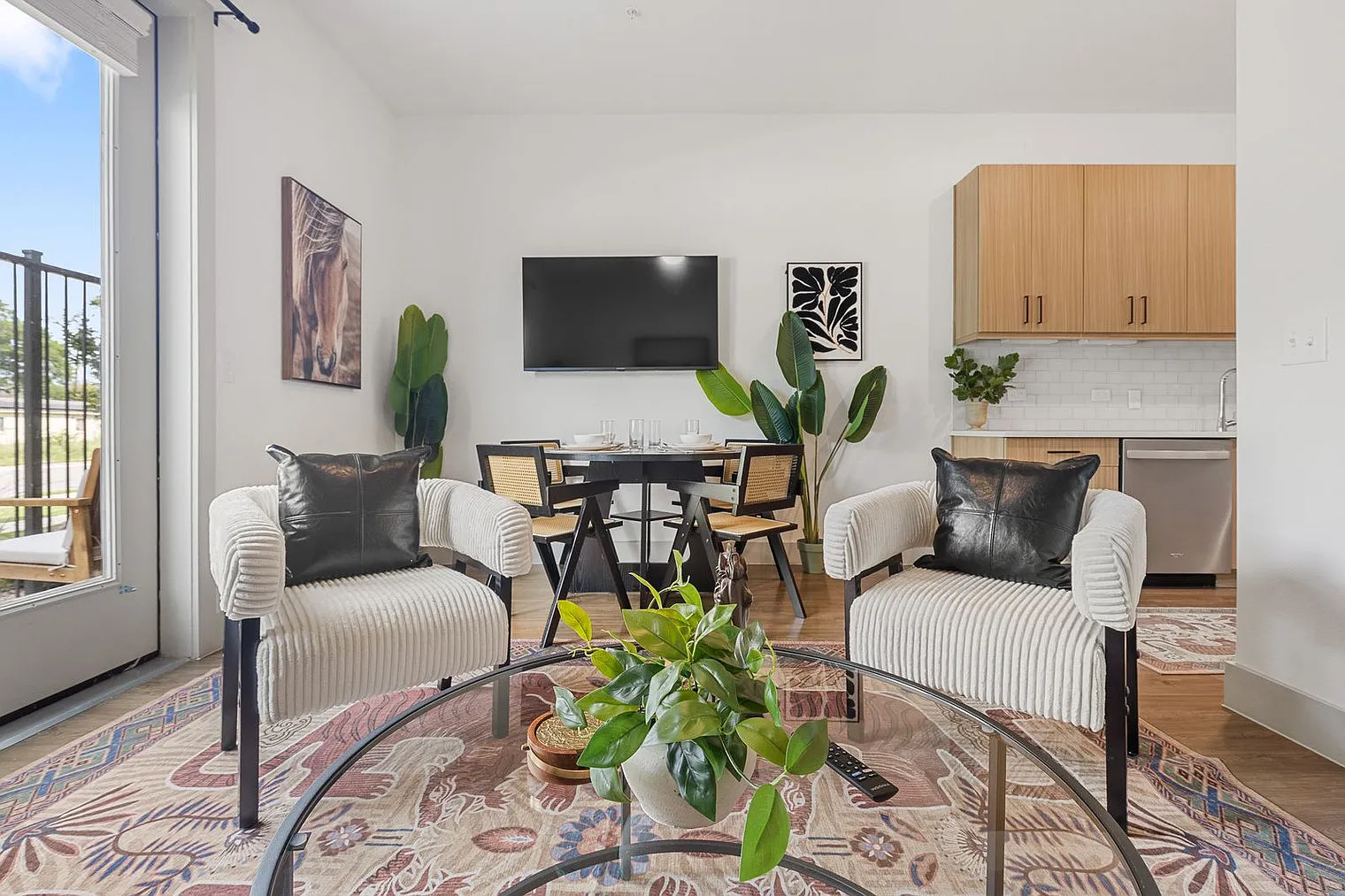 1 bed, 1.0 bath, 613 sqft, $2,970 — Photo 4