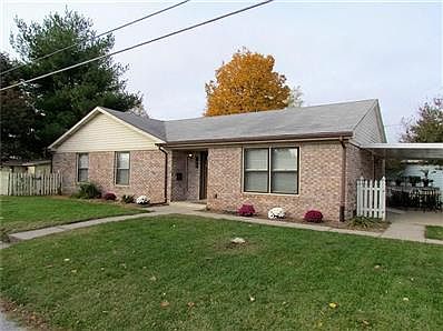 Quality all brick ranch with spacious two car garage in charming Noblesville.  You will love the walkability of this great home! Close to Noblesville schools and the Noblesville square.