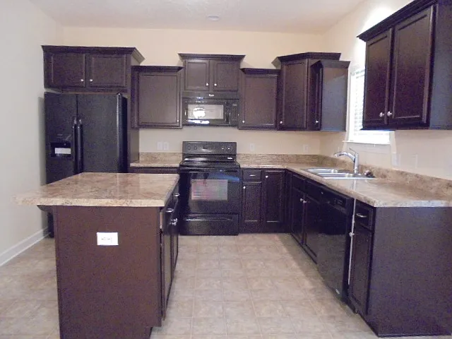 1413 Napa Point W — Photo 9