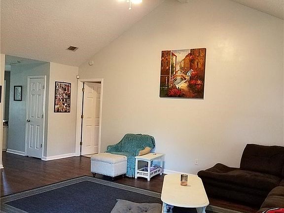 4th image of 100 Zachary Dr