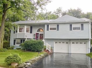 20 Daniel Dr, Hazlet, NJ 07730