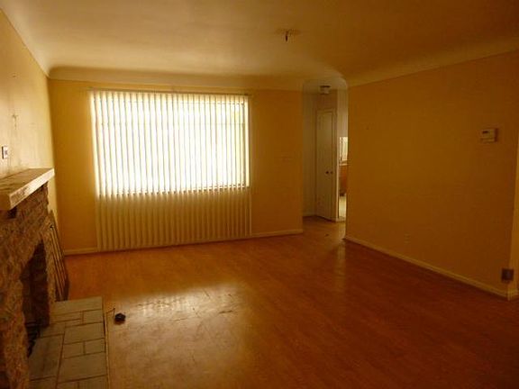 2nd image of 1545 McMakin Ave