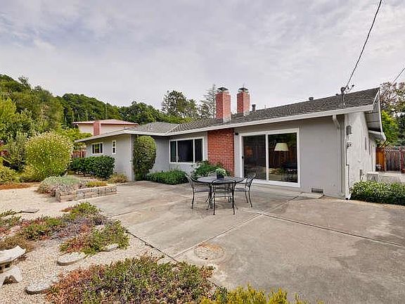 2nd image of 21969 Oakdell Pl