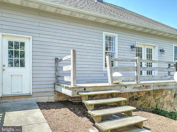 4th image of 1520 Herrs Ridge Rd